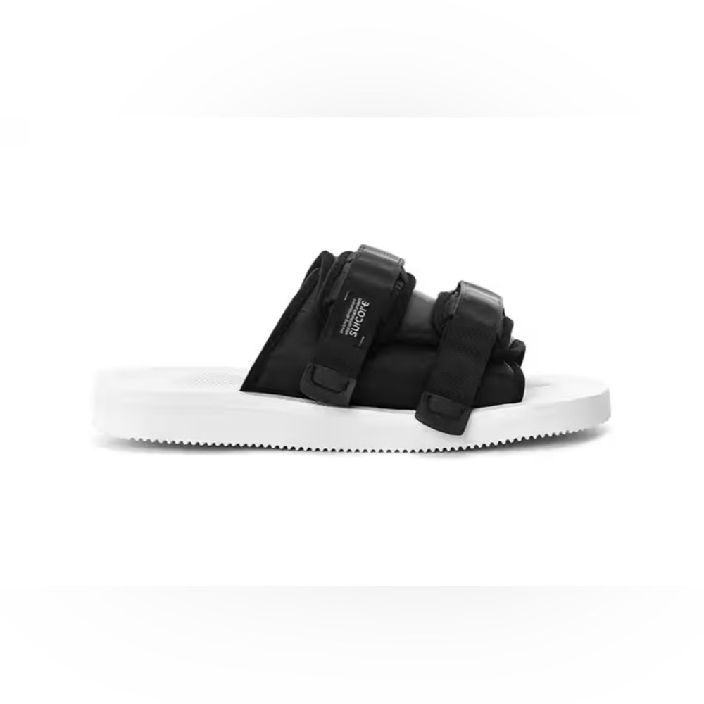 Suicoke x John Elliott edition KAW-Cab 
Black/White